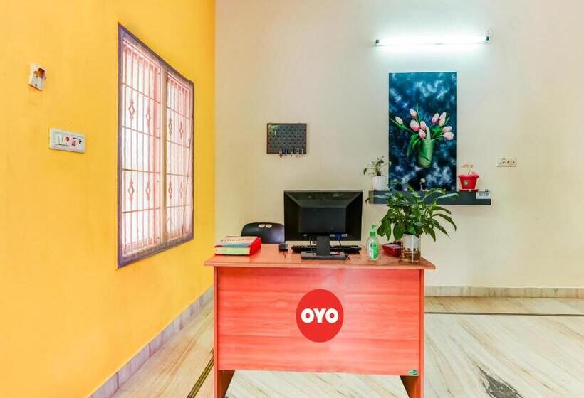 בית מלון כפרי Oyo Flagship 80564 The Central Guest House