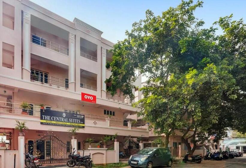 בית מלון כפרי Oyo Flagship 80564 The Central Guest House