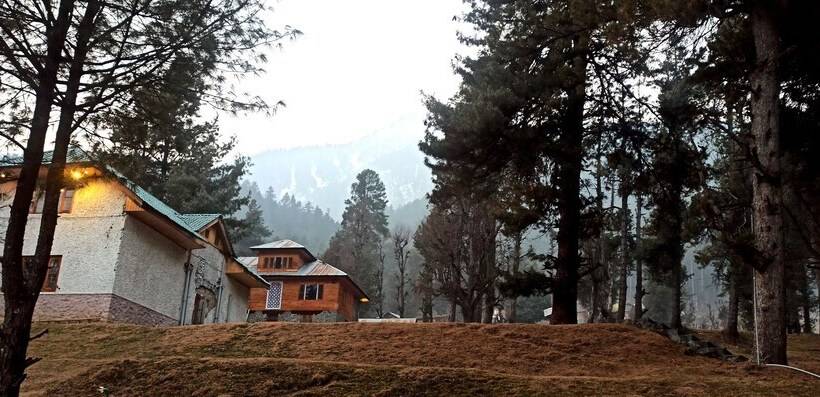 בית מלון כפרי Pahalgam Woods