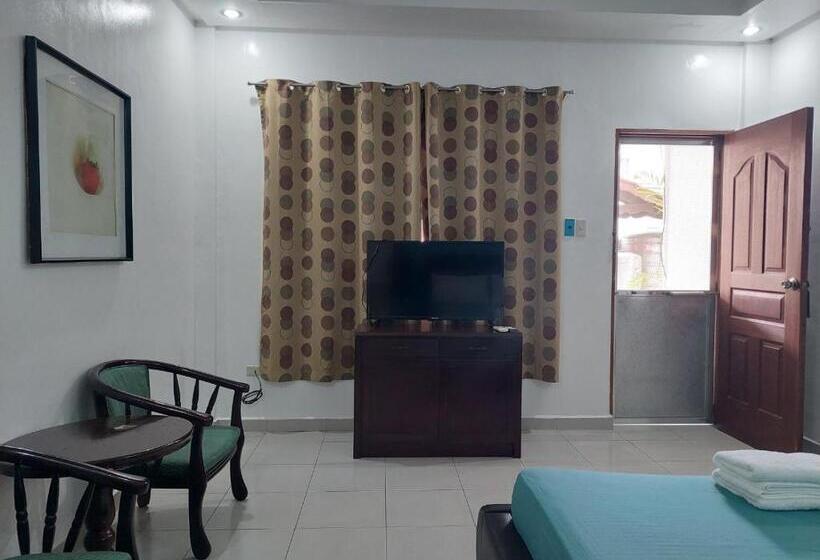 Platinum Hotel By Bluebookers