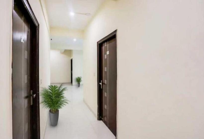 호텔 Pop 70277 Oyo  Welcome