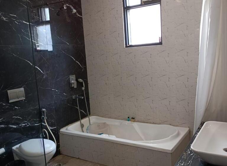 בית מלון כפרי Radhe Krishna Luxury Stay