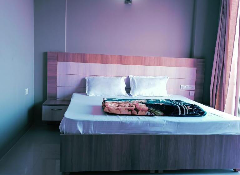 בית מלון כפרי Radhe Krishna Luxury Stay