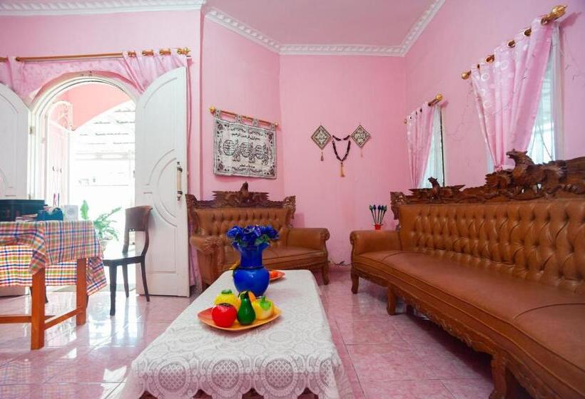 בית מלון כפרי Reddoorz Near Simpang Bandara Smb Ii