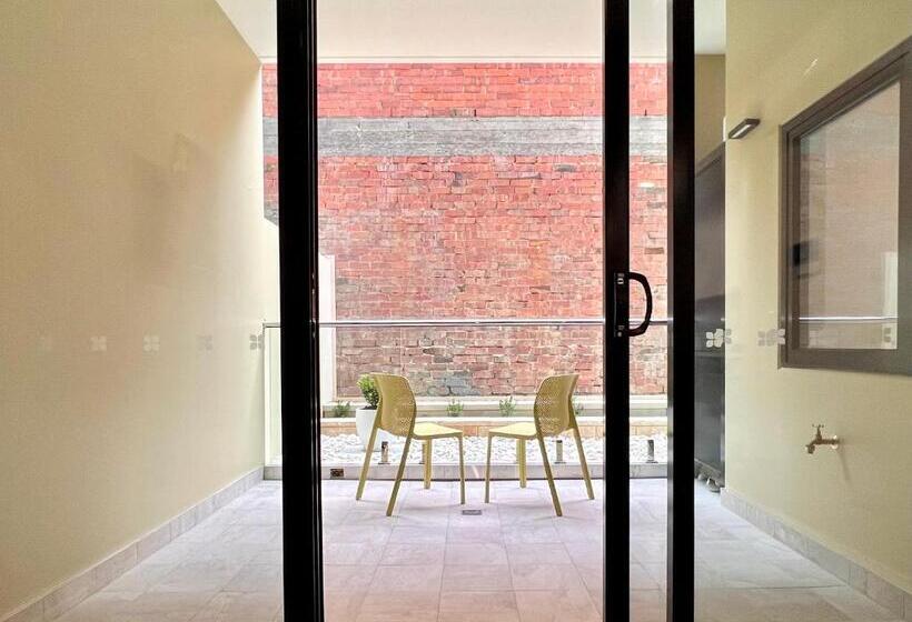 酒店 Sixty Six Boutique Apartments