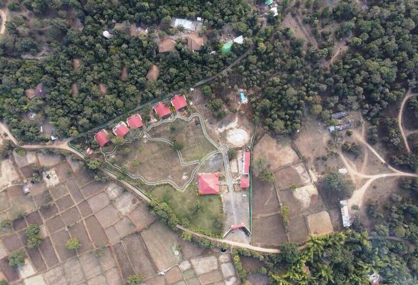 בית מלון כפרי The Infinity Pench Resort