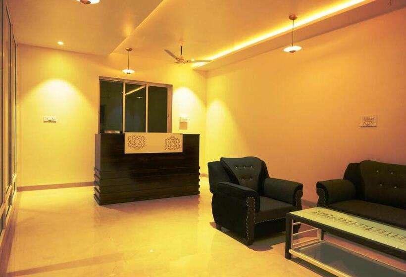 בית מלון כפרי The Infinity Pench Resort