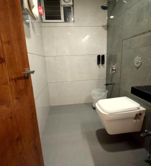 The Sky Imperial Hotel Sugam   10 Meters From Shrinathji Temple