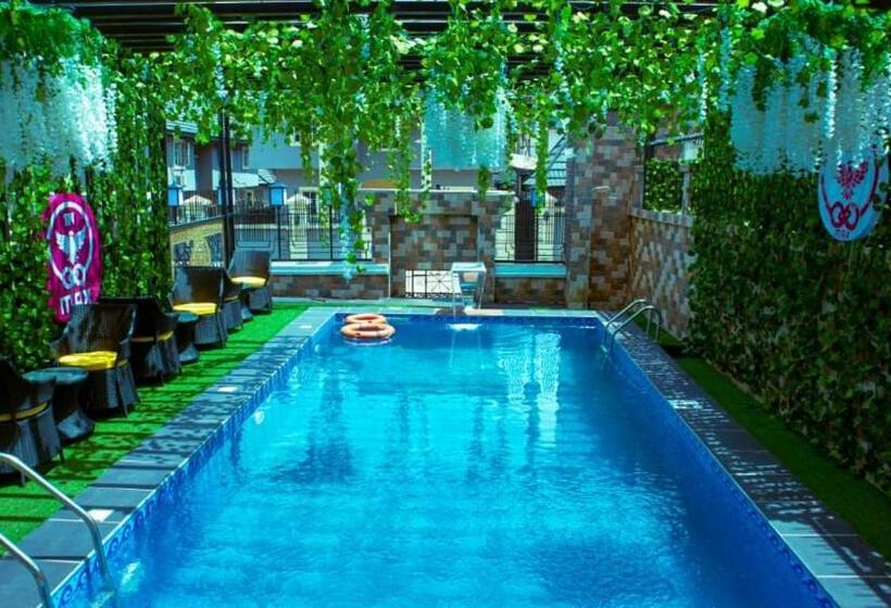 هتل Tn Max Luxury Home