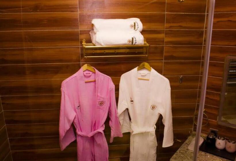 هتل Tn Max Luxury Home