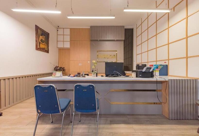 Urbanview Hotel Khayrizsan Tasikmalaya By Reddoorz