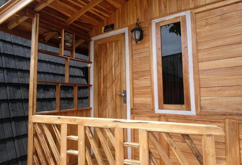 فندق Urbanview Villa Kolopaking Kebumen By Reddoorz