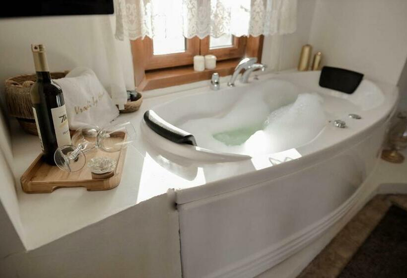 호텔 Vrodi By House