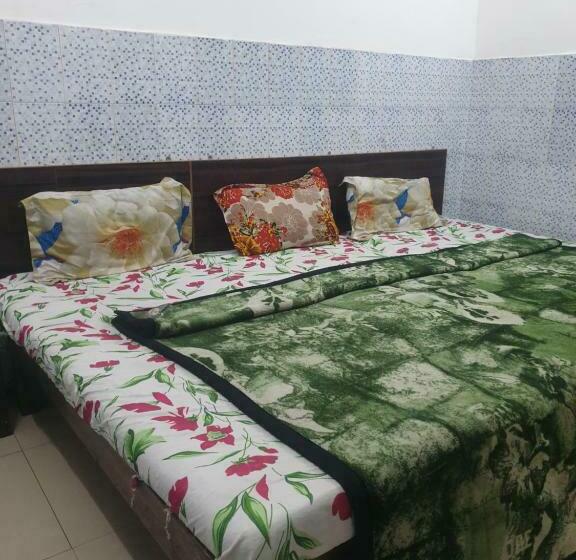 פנסיון Attri Guest House