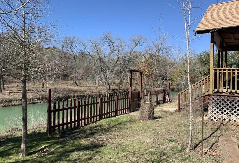 膳宿费 Bandera Stronghold  Red Cloud Cabin