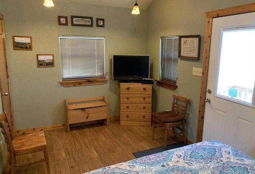 膳宿费 Bandera Stronghold  Red Cloud Cabin