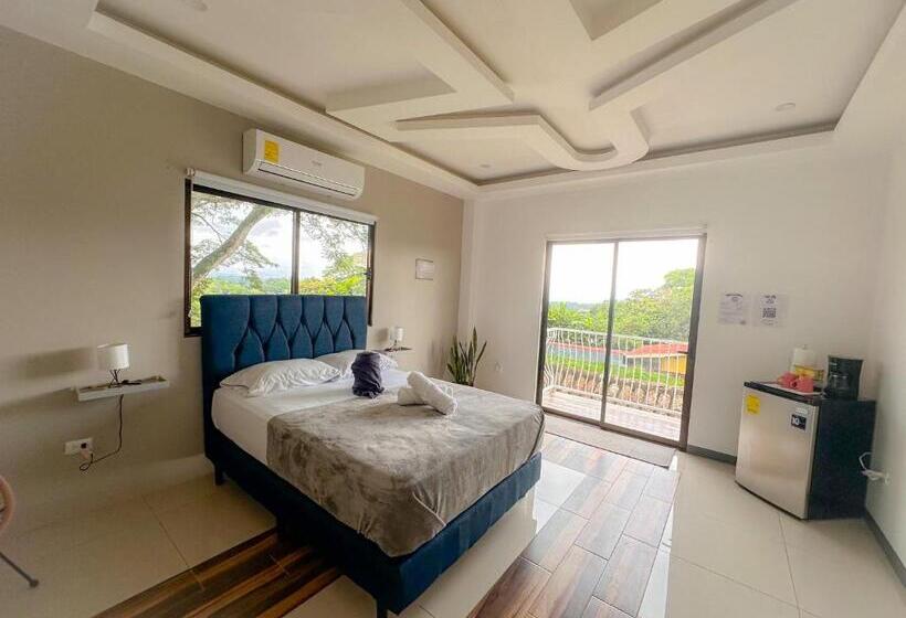 پانسیون Casa Garitas Guesthouse & Car Rental   Free Sjo Airport Shuttle