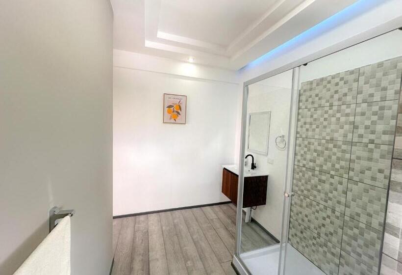 膳宿费 Casa Garitas Guesthouse & Car Rental   Free Sjo Airport Shuttle