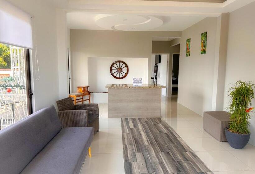 پانسیون Casa Garitas Guesthouse & Car Rental   Free Sjo Airport Shuttle