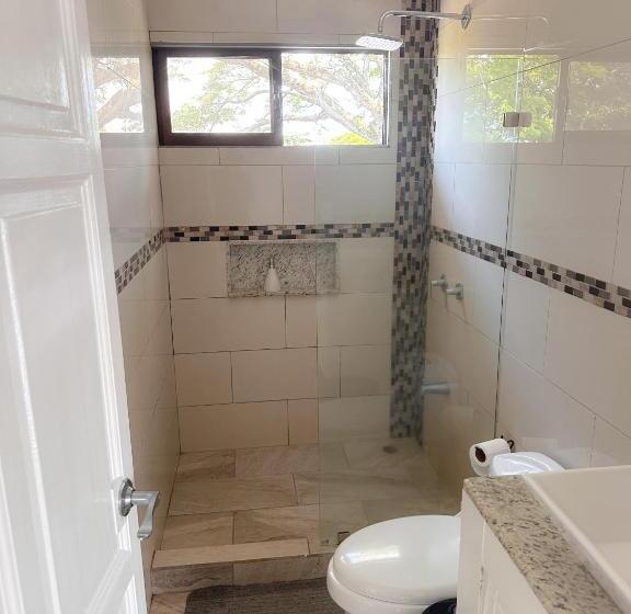 膳宿费 Casa Garitas Guesthouse & Car Rental   Free Sjo Airport Shuttle