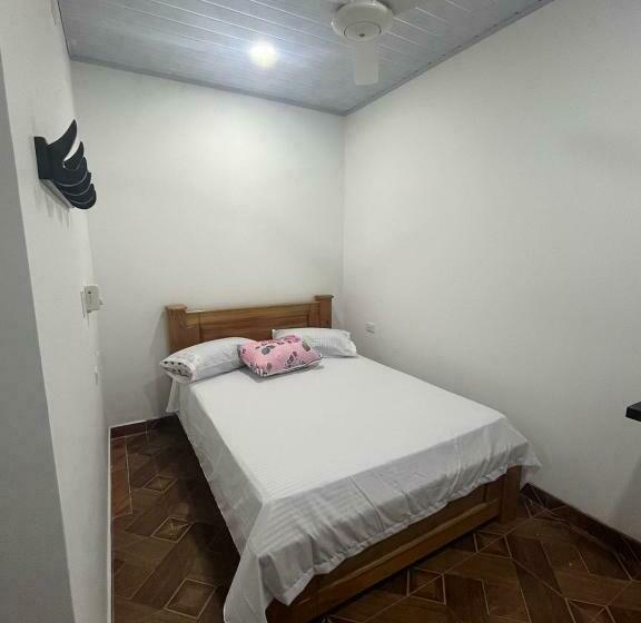 بنسيون Rio Y Sol Dorado