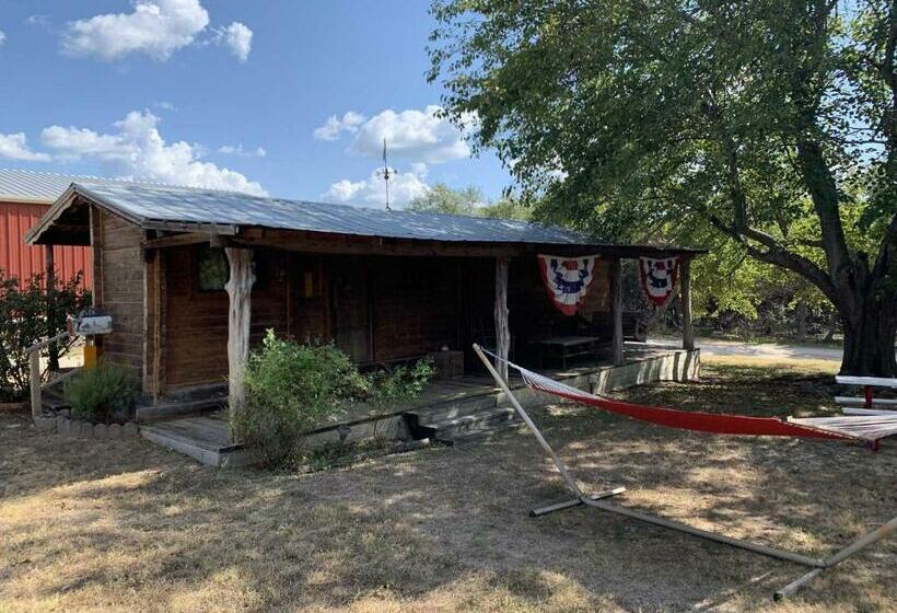 Пансион Country Accents   Lee Cabin