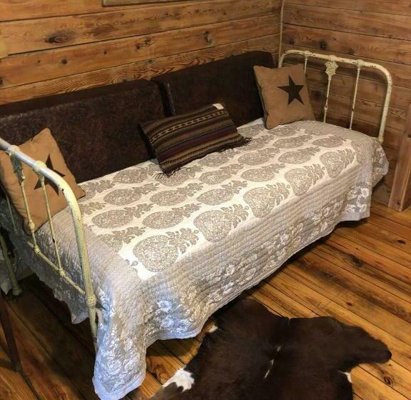 Пансион Country Accents   Lee Cabin