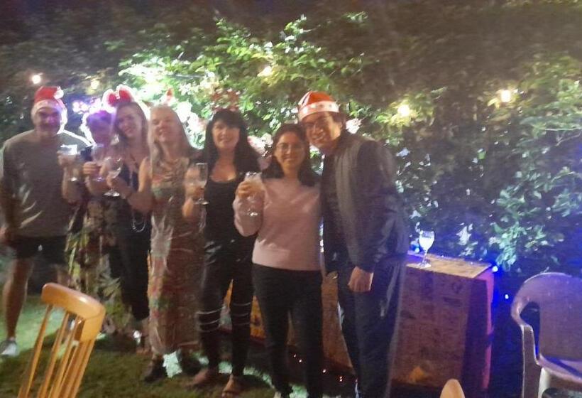 ペンション Hostal Makohe Rapa Nui