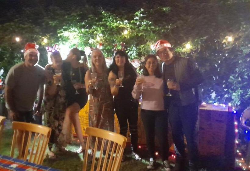 ペンション Hostal Makohe Rapa Nui