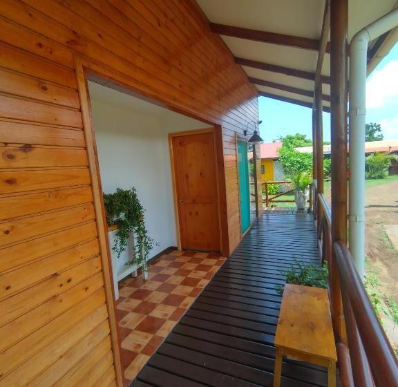 ペンション Hostal Makohe Rapa Nui