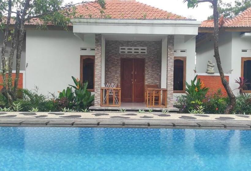 פנסיון Kristal Garden