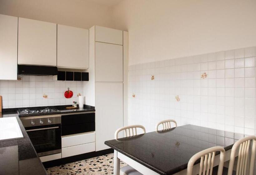 פנסיון La Rosa Rooms & Holiday Home