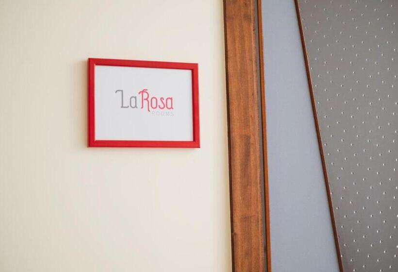 פנסיון La Rosa Rooms & Holiday Home