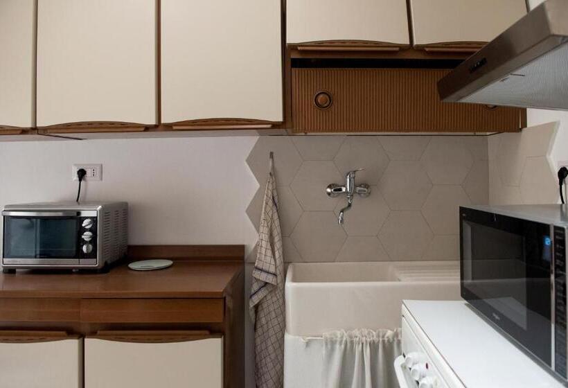 פנסיון La Rosa Rooms & Holiday Home