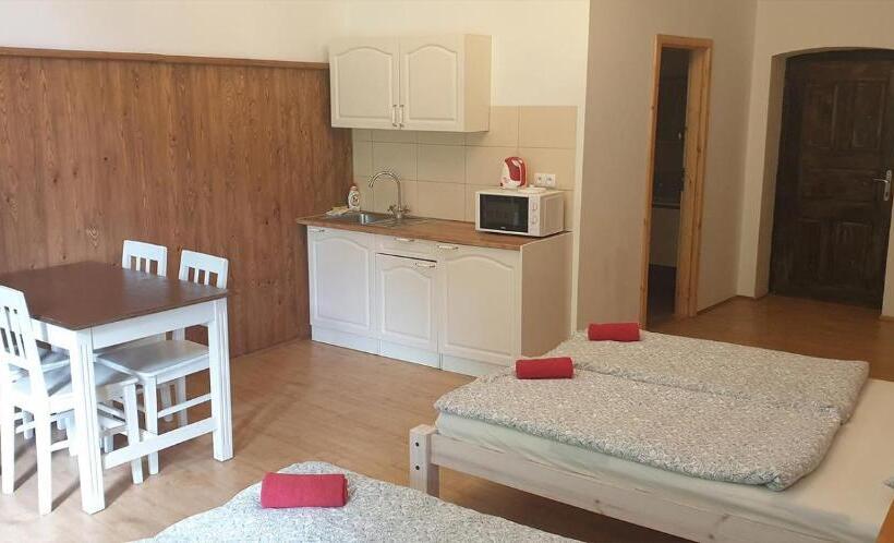 膳宿费 Penzion A Restaurace U Báby šubrový