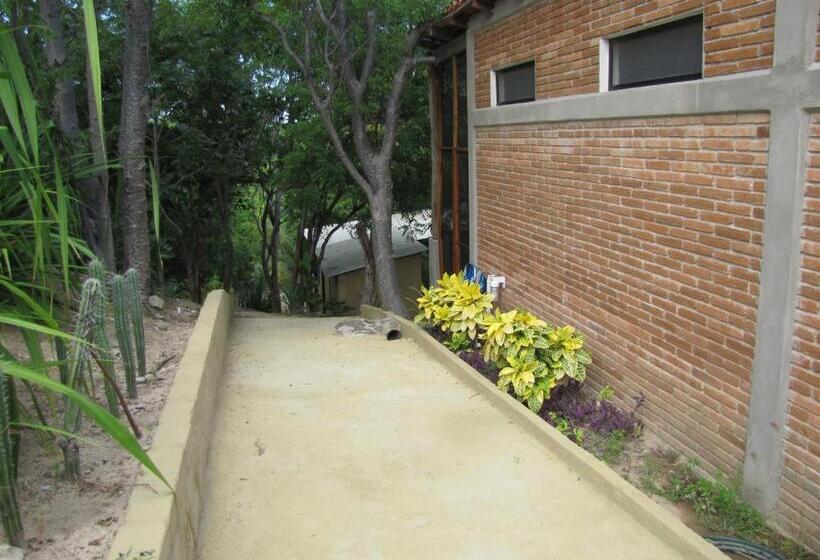 펜션 Room In House   Double Bed, Queen Size, Small Kitchen, Terrace, Wi Fi  Air Condition Quiet