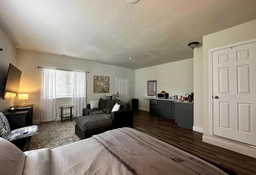 بنسيون Sonia S Guest Suite In Montesano Gateway To Olympic National Park