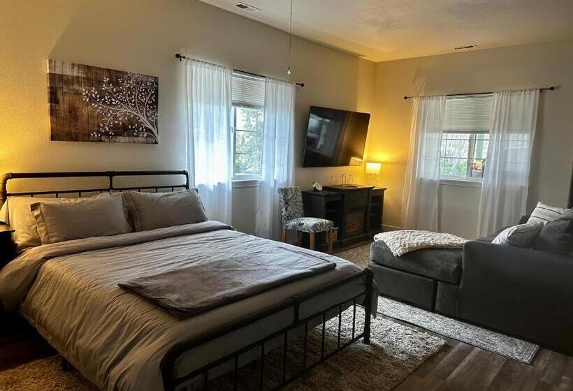 بنسيون Sonia S Guest Suite In Montesano Gateway To Olympic National Park