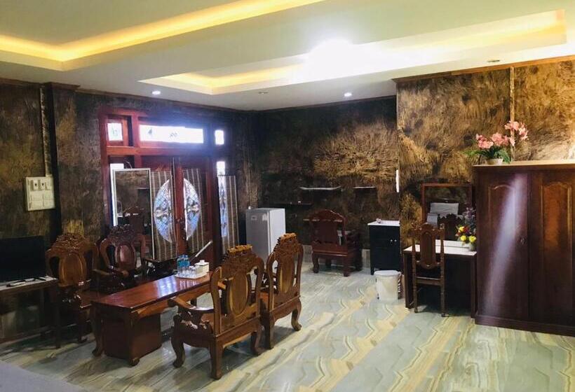 بنسيون Xaythone Guest House