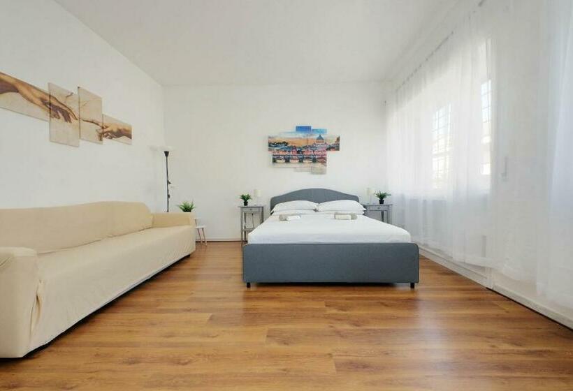 פנסיון Zucchi Rooms