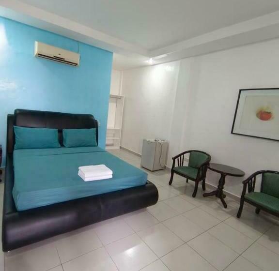 Platinum Hotel By Bluebookers