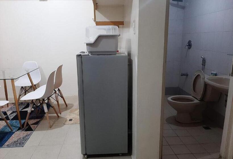 Posh Beds With City View And Pools