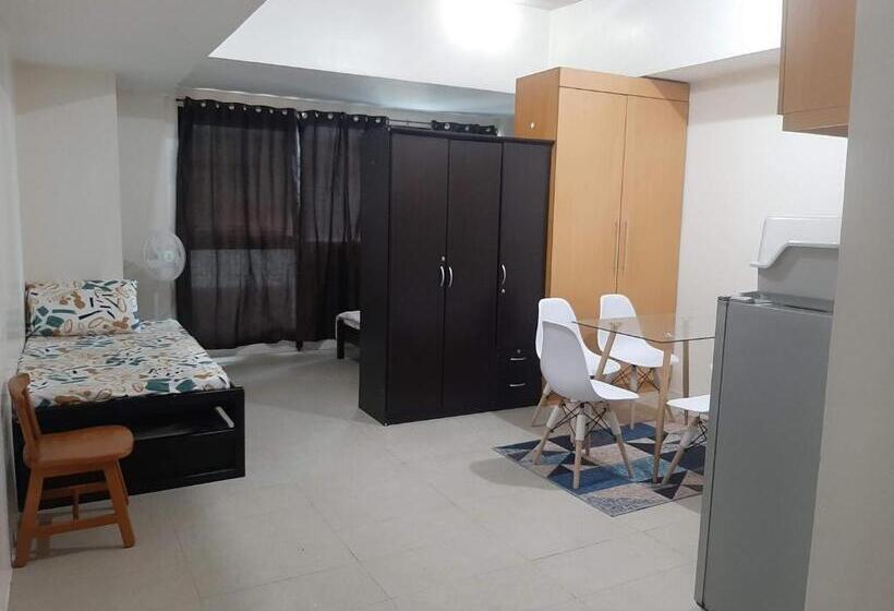 Posh Beds With City View And Pools