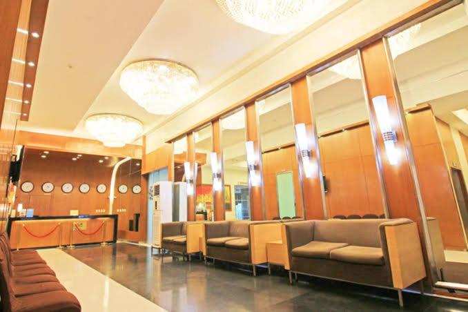 Posh Beds With City View And Pools