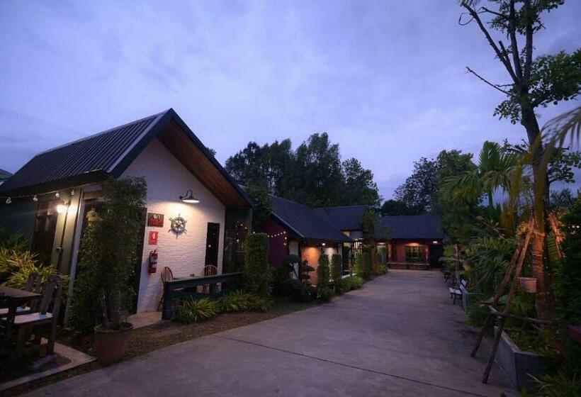 리조트 Hugs Home & Cafe Trang