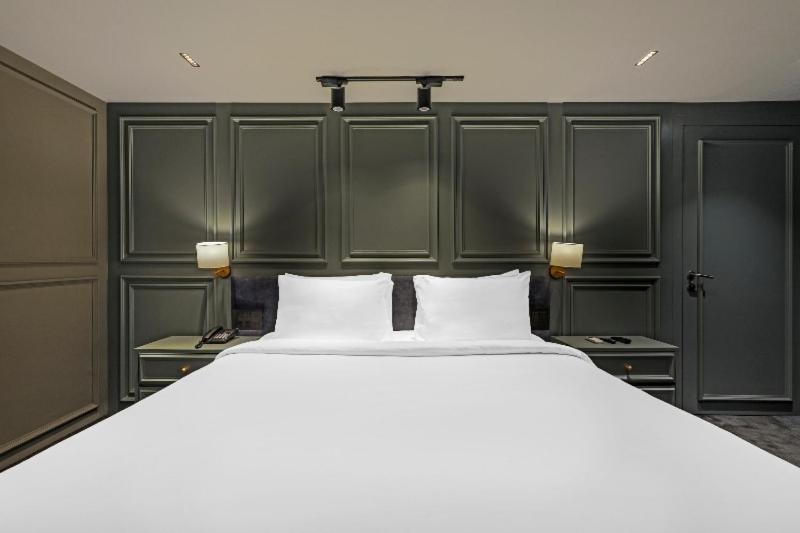 Sunday Hotel Vadodara