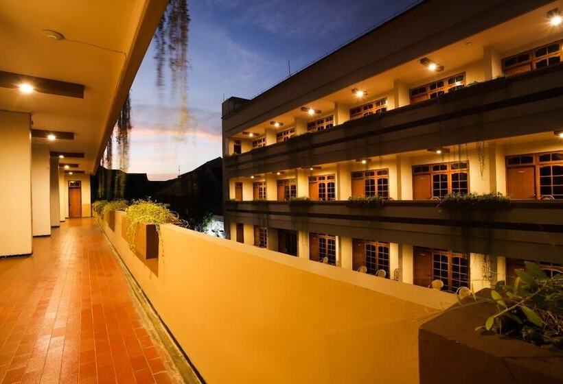 Votel Kartika Abadi  Madiun