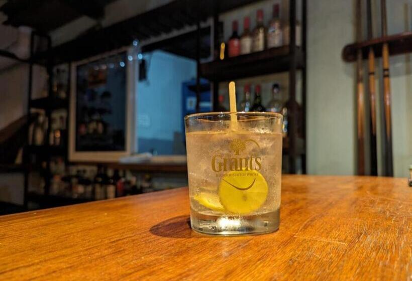 ユースホステル Hostal Portobelo