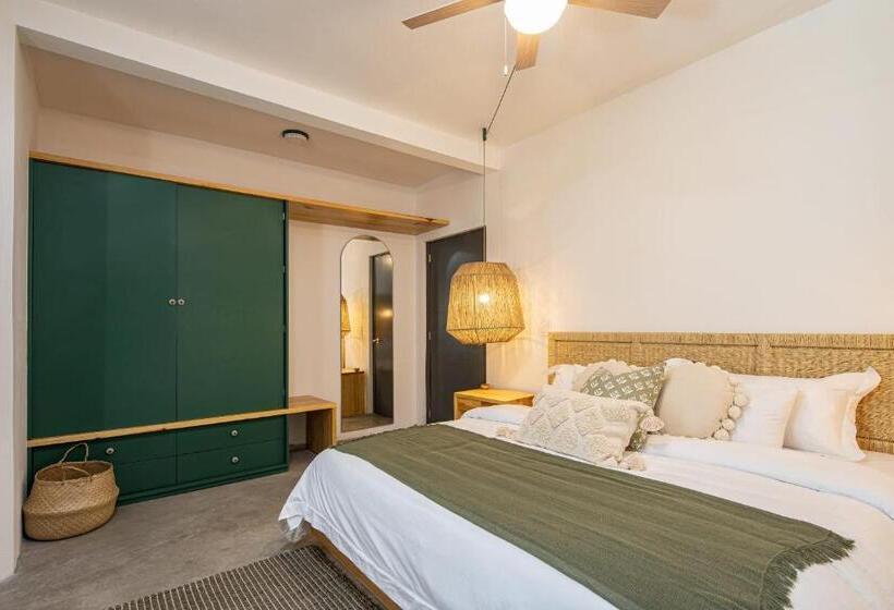 فندق صغير Sleeps 9, Outdoor Space, Pingpong Table, In Villa