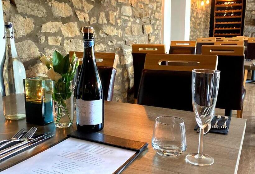 هاستل The Roost On Rock Road